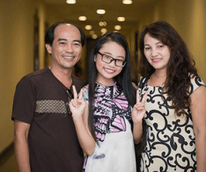 Phương Mỹ Chi: 'Người ta nói ba mẹ bán tuổi thơ của con'