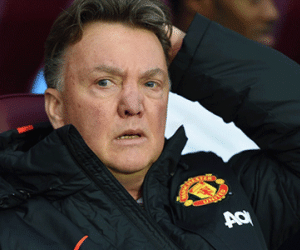 Van Gaal nói gì sau cú ngã trước Swansea?