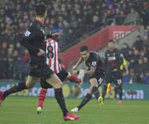 Southampton 0-2 Liverpool: "Lữ đoàn đỏ" áp sát top 3