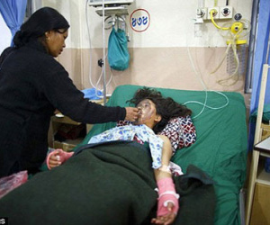 Nepal: 2 nữ sinh bị tạt axit kinh hoàng khi đang trong lớp học