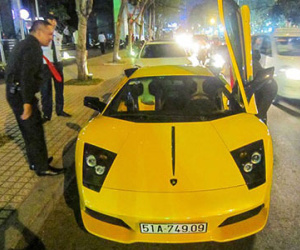 Siêu xe Lamborghini xuất hành đầu năm ở Sài Gòn