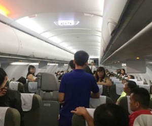 Suýt không kịp về quê ăn Tết vì xé áo phao trên máy bay