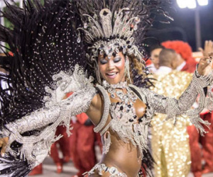 Choáng ngợp trước vẻ sexy, lộng lẫy của vũ công tại lễ hội Carnival