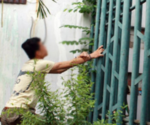Đột nhập hộ độc thân, khống chế cướp tài sản đêm mùng 3 Tết