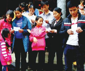 Bi hài xông đất đầu năm
