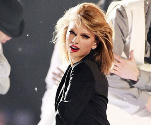 Brit Awards 2015: Ed Sheeran thắng lớn, Taylor Swift "quẩy" sân khấu