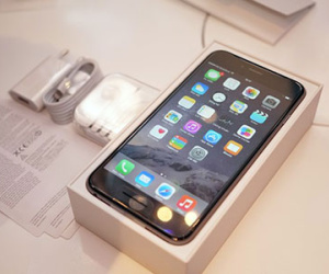 iPhone 6 Plus chính hãng bất ngờ giảm giá hơn 1 triệu đồng