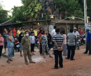 Sau Tết về thăm nhà, con kinh hoàng thấy xác cha treo cổ