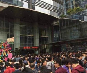5000 nhân viên Tencent xếp hàng nhận lì xì của ông chủ