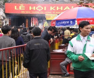 Lễ hội đền Trần 2015: phát ấn sớm 1 tiếng cho du khách
