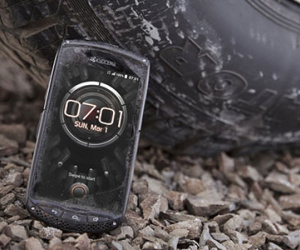 Smartphone dùng năng lượng mặt trời sẽ ra mắt tại MWC 2015