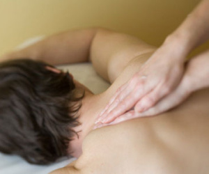 Giăng lưới kích dục rồi trộm luôn tài sản của quý ông