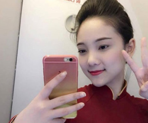 Dân mạng truy tìm nữ tiếp viên hàng không xinh xắn