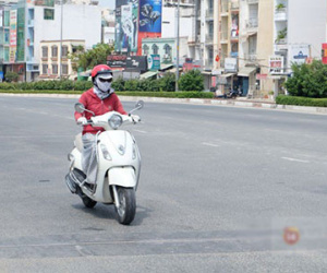 Người Sài gòn bức bối với nắng nóng gần 40 độ C