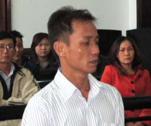 Bi hài chị họ đòi em rể bồi thường tiền... sửa ngực