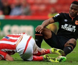 Rợn người với chấn thương kinh hoàng ở Premier League