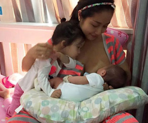 Ốc Thanh Vân hạnh phúc khoe ảnh cho con bú