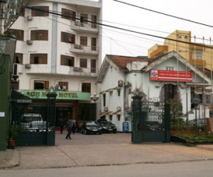 Lễ hội Đền Trần: Khách sạn, nhà nghỉ tăng giá, cháy phòng