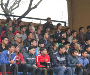 Gần 8.000 CĐV đến xem Olympic Việt Nam - HN.T&T