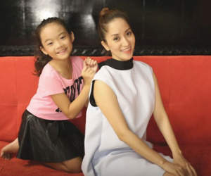 Khánh Thi lần đầu song ca cùng con gái nuôi