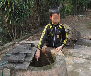 Sự sống sót kỳ diệu của cậu bé bị anh rể bóp cổ, thả xuống giếng
