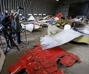 Tiến hành lắp ráp lại máy bay MH17 tại Hà Lan