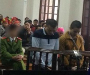 Thoát hang ổ mại dâm ở phút thứ 89