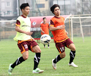 Bầu Đức có trung vệ thép của U19 Việt Nam mà không mất tiền