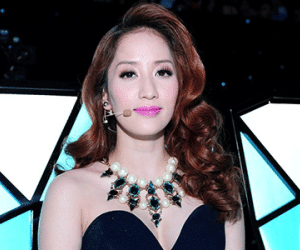 Khánh Thi im lặng trước tin mang bầu 5 tháng