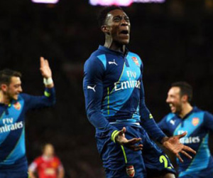 M.U 1-2 Arsenal: Welbeck hạ sát đội bóng cũ