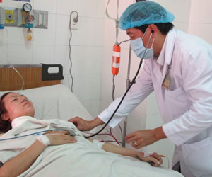 Nữ nhân viên cửa hàng sữa bị cướp đâm đã qua cơn nguy kịch