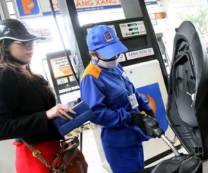 Vừa tăng giá điện lại dồn giá xăng: Nghe mà run