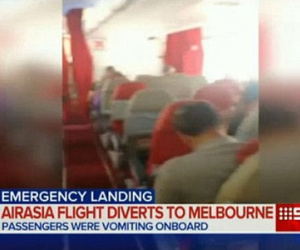 Hàng loạt hành khách nôn mửa trên máy bay của hãng AirAsia