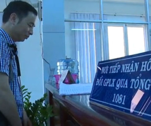 Clip: Đổi giấy phép lái xe siêu nhanh ở Sài Gòn