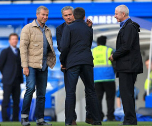 Họp gấp, Abra cấp khẩn cấp 75 triệu bảng cho Mourinho
