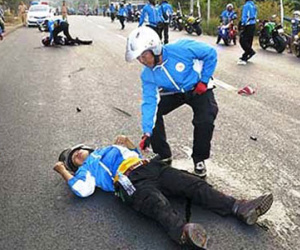 Khởi tố, bắt giam thành viên mô tô phượt tông chết người
