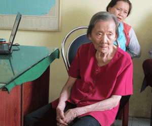 Cháu đánh thuốc mê ông bà, dọn nguyên kho đồ cổ đem bán