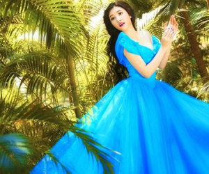 Hoa hậu Triệu Thị Hà xinh như công chúa Lọ Lem trong rừng