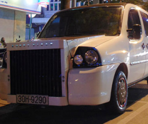 Khát vọng Rolls-Royce: Kiểu ngông của tay chơi quê