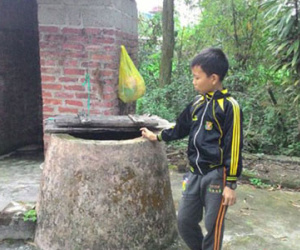 Anh rể thả em vợ xuống giếng vì... níu kéo vợ không thành