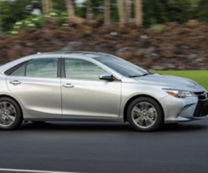 Toyota triệu hồi hơn 100 nghìn xe dính lỗi