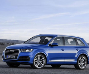 Audi Q7 2015 có giá từ 64.465 USD