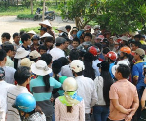Huế: Hàng trăm học sinh nghỉ học vì "không chịu" chuyển trường