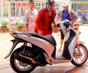Honda SH 125i tăng giá hơn 5 triệu đồng