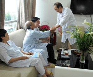 Nghệ sĩ Hán Văn Tình hân hoan trước ngày xuất viện