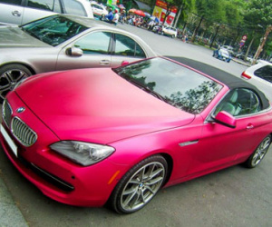 Xe mui trần BMW 650i màu hồng hàng độc tại Sài Gòn