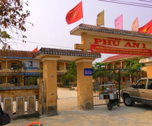 Một giáo viên bị đồng nghiệp hành hung tại trường