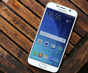Vì sao Galaxy S6 không cần khe cắm thẻ nhớ microSD?