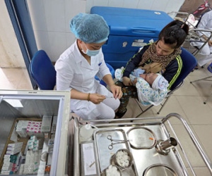 Có văcxin miễn phí, người dân vẫn thích dịch vụ