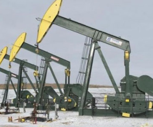 OPEC “thề” giữ sản lượng, giá dầu lại giảm